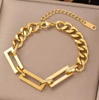 Charolette Chainlink Bracelet